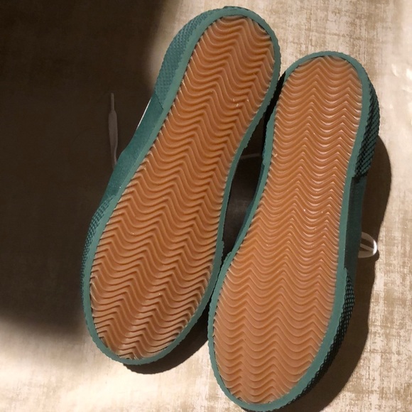 CELINE bold sole sneakers. - Picture 3 of 3